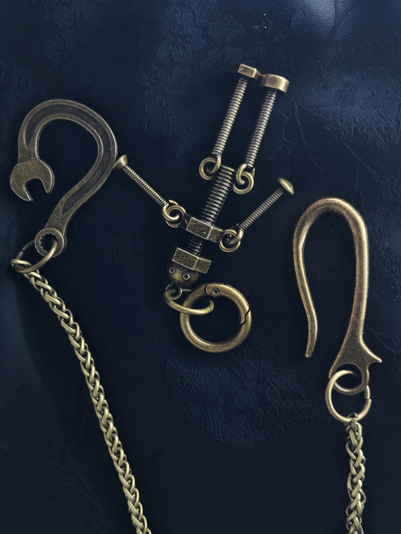 Unique 23ins Gothic Trucker Biker Jeans with 6mm Snake Chain Screw Robot Pendant Wrench Hook Clasp Keychain Bronze Fashion Pants