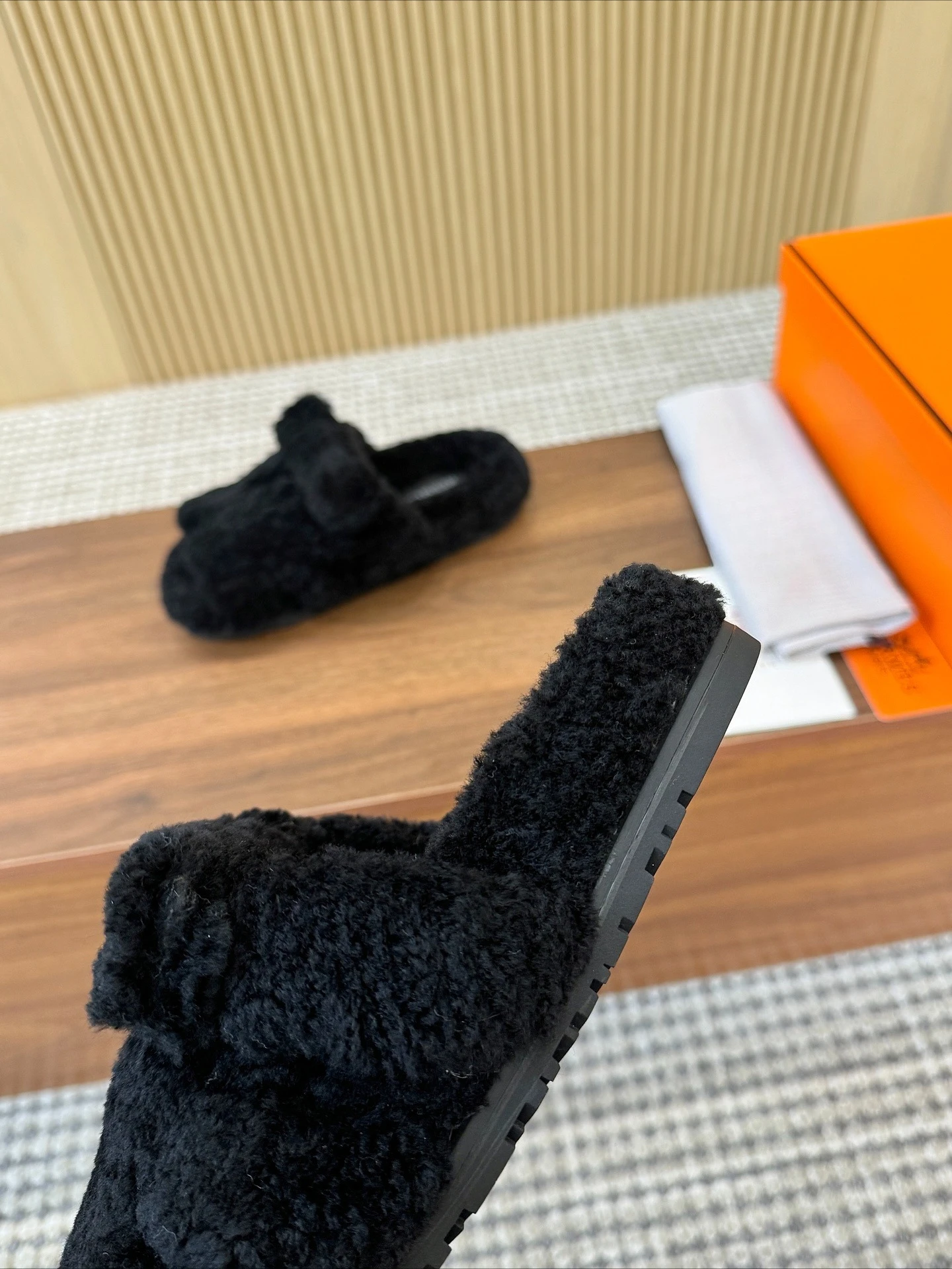 H Jesienno-zimowe pluszowe kapcie domowe do użytku wewnątrz i na zewnątrz, antypoślizgowe, z miękką podeszwą, ciepłe, wygodne, unisex, dla dorosłych, uroczy prezent na Nowy Rok