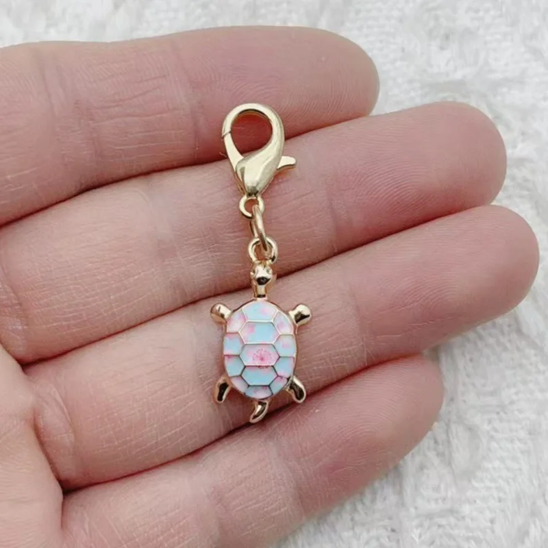 16 stuks DIY sieradenaccessoires kleur druppelolie legering bedrukte schildpad hanger accessoires sleutelhanger tasgesp