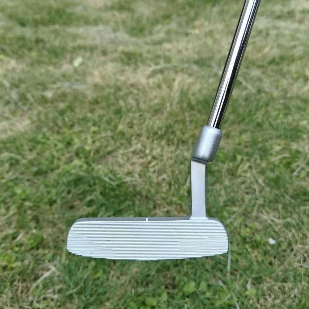 Putter de golf Club de golf Alta pardo Baja central de gravedad con línea de alineación