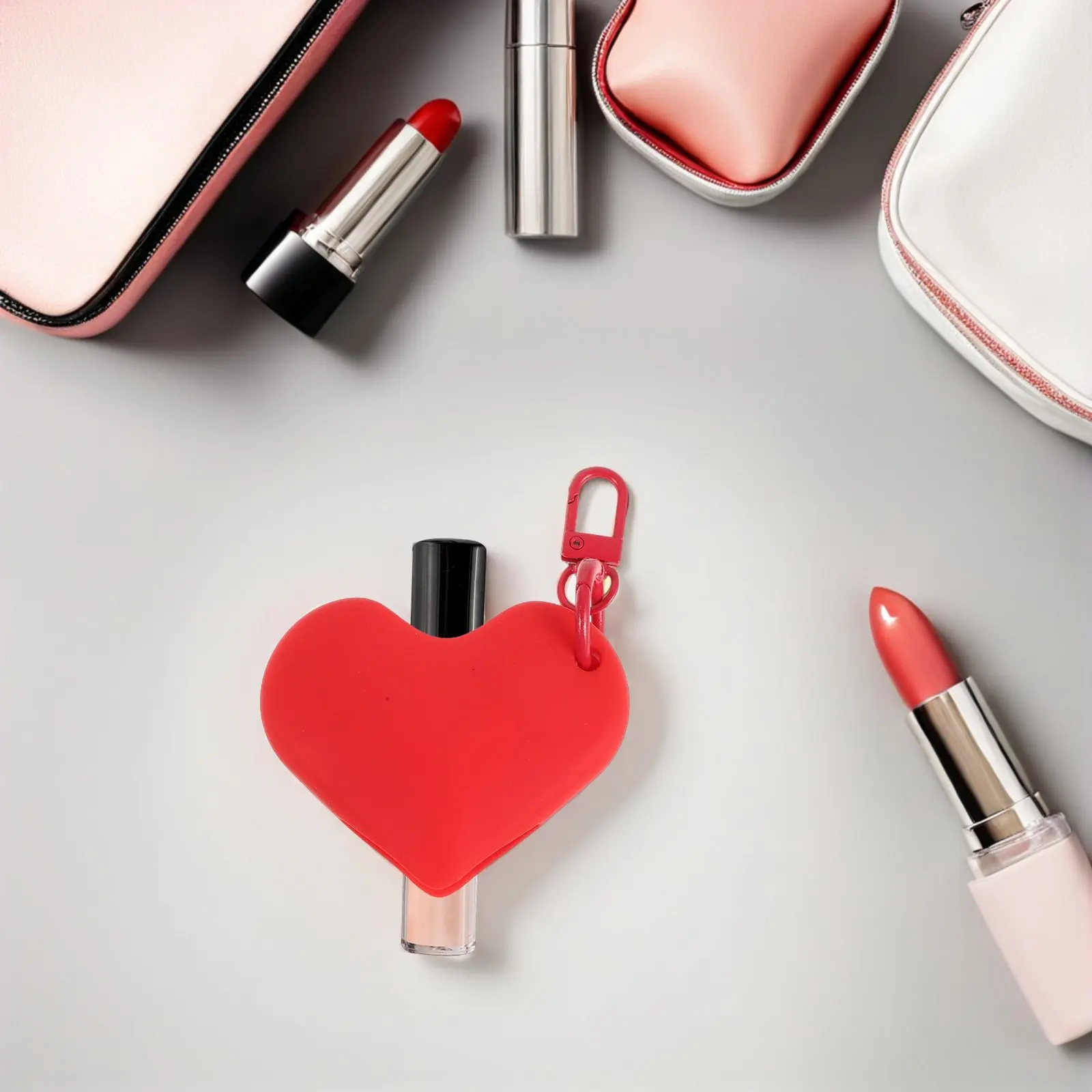 Lipstick Silicone Bracket Heart Shaped Soft Silicone Lipstick Holder Portable Keychain Travel Lip Gloss Protector Case for Purse
