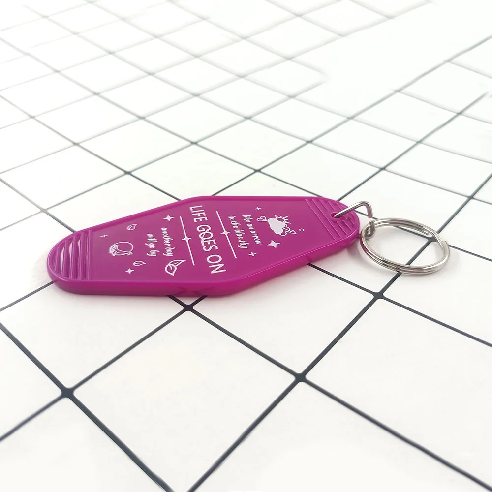 Kpop Emaille-Pin „Life Goes On“ Schlüsselanhänger-Set HYYH Blumen-Motto ARMY Abzeichen Vintage Hotel-Schlüsselanhänger Lila Schmetterlings-Brosche Fangeschenk – Detail 16