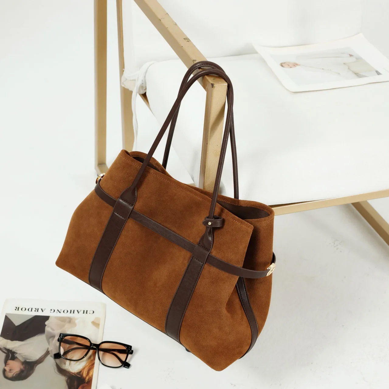 

Suede Women's Tote Bag Autumn Winter New Niche Design Large Capacity Spliced ​​Frosted Cowhide Vintage Handle Shoulder bag