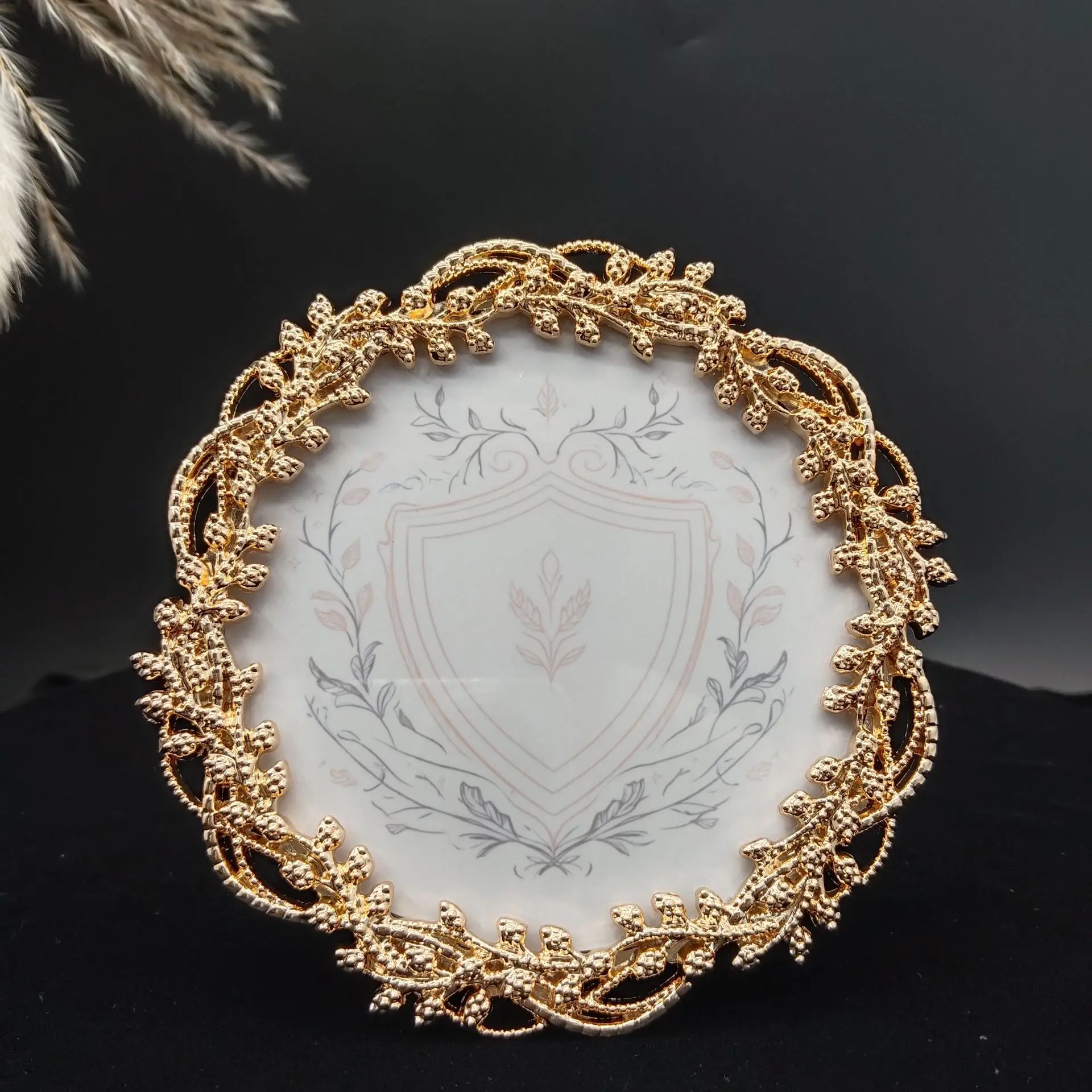 

Environmental protection. Simple round 4-inch metal photo frame, soft table ornament for model room, metal photo frame