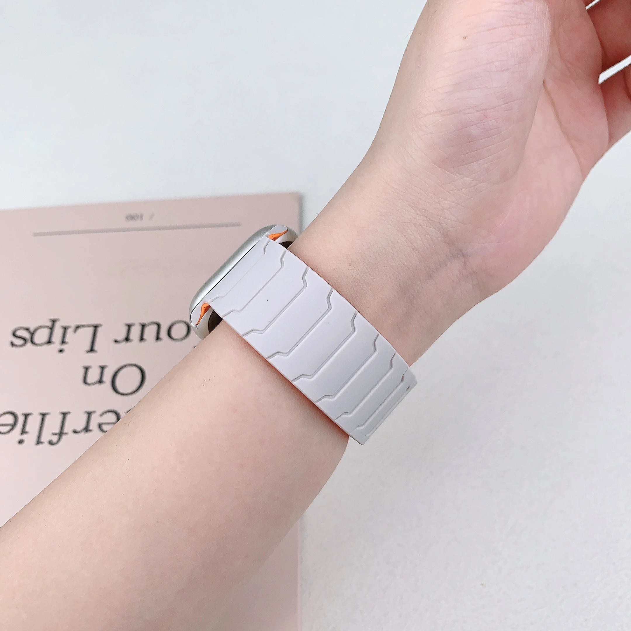 Magnetic Band For Apple Watch Strap 46mm 44mm 45mm 40mm 42mm 41mm 49mm 38mm Silicone Bracelet IWatch Series 10 SE 9 8 7 Ultra 2