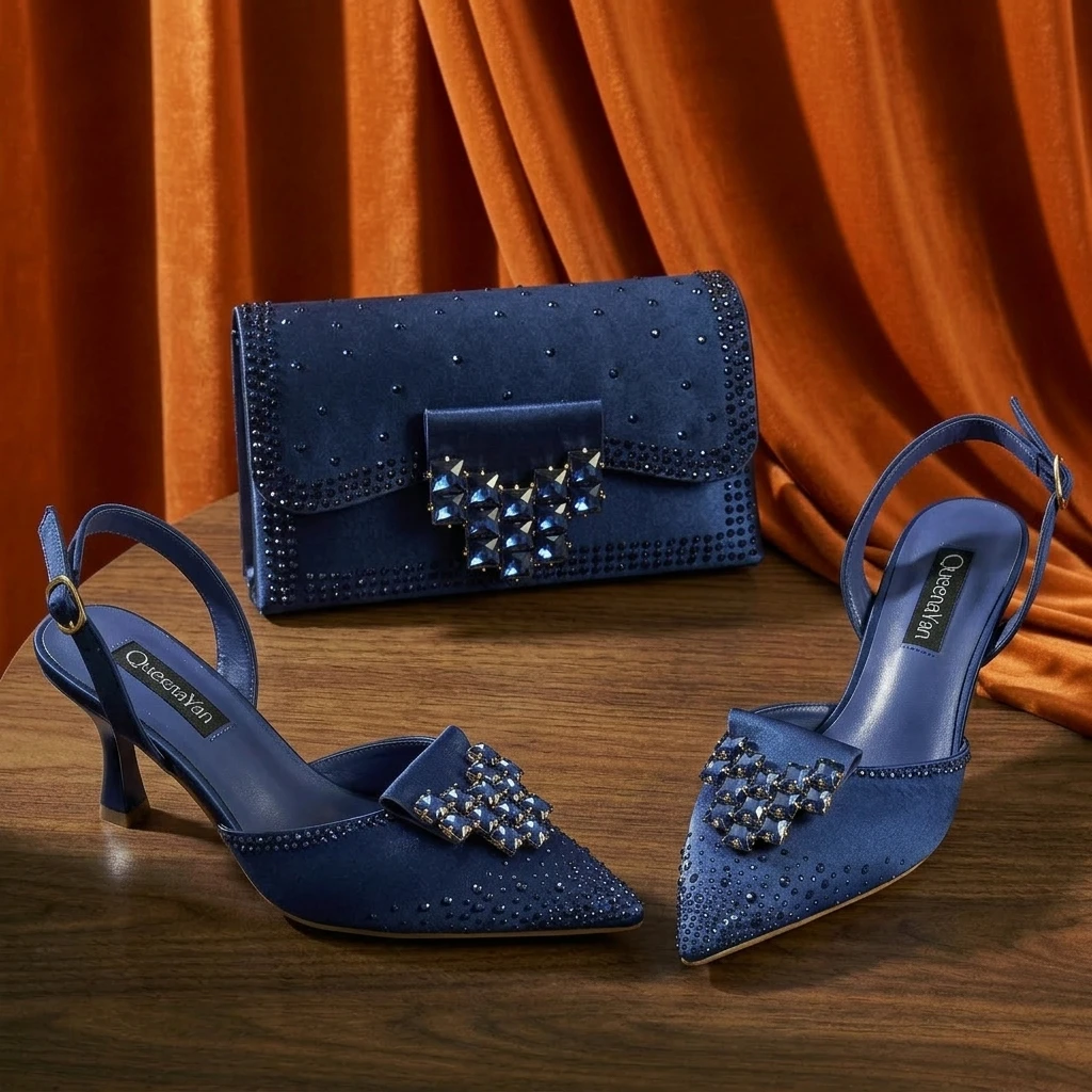 QueenaYan Elegantes Set aus marineblauer Handtasche und Schuhen mit mittelhohem Absatz und wunderschöner handgefertigter Metallverzierung für Hochzeiten und Partys