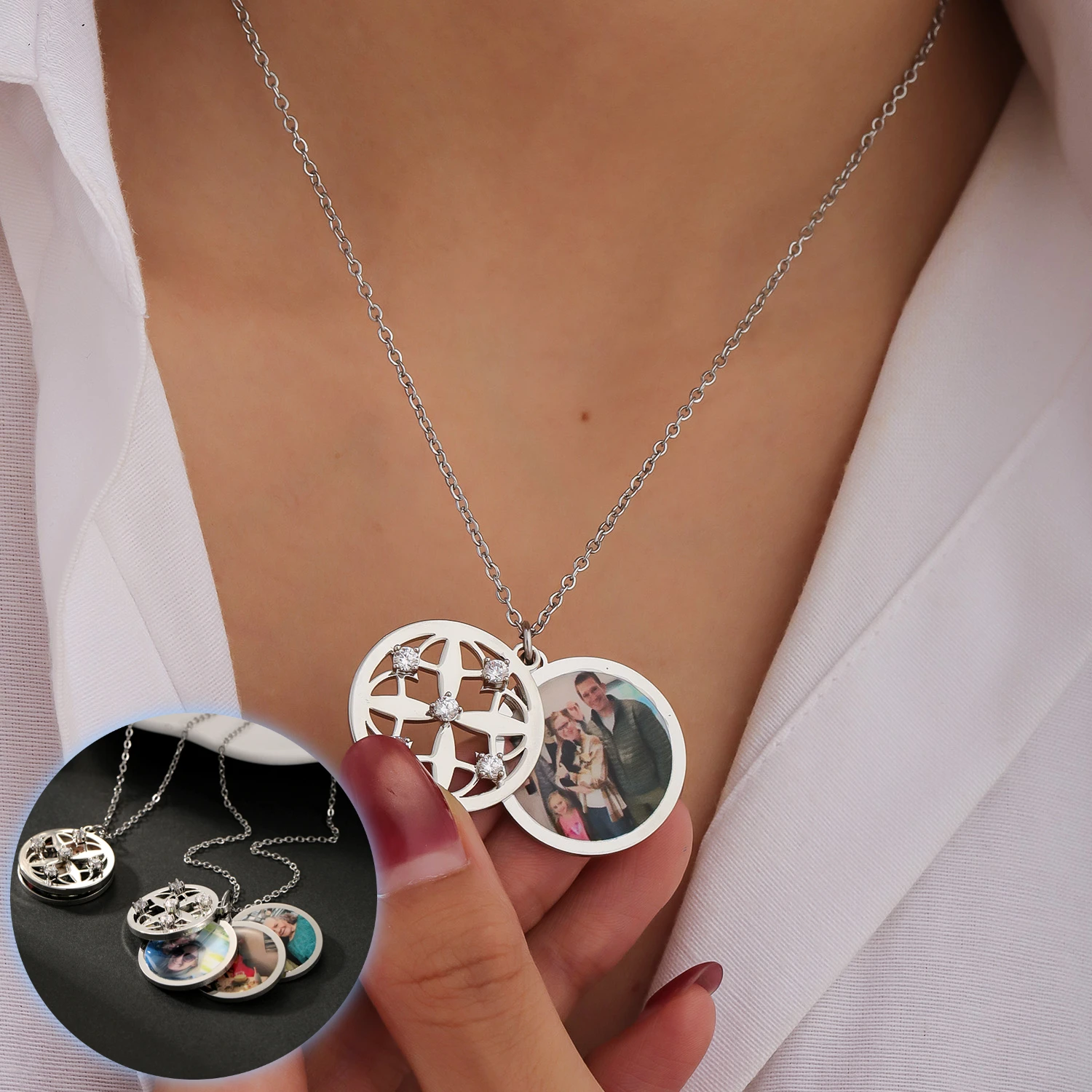 

Customized Floret Photo Pendant Necklace in Gold Plating with Cubic Zirconia Personalized Photo Family Necklaces Gift for Women