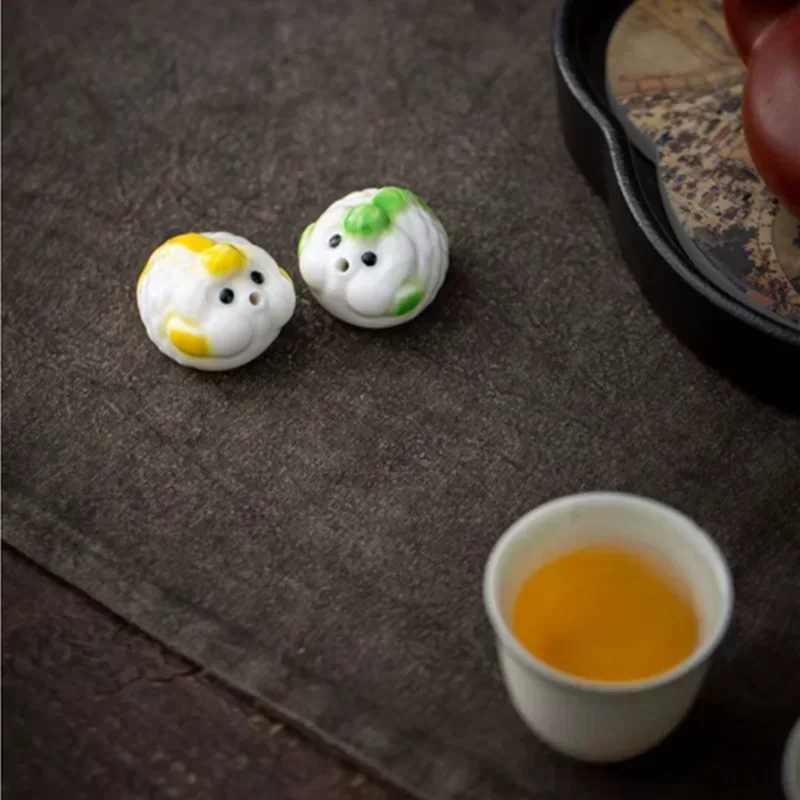 Creative Lovely Fish Ceramic Tea Pet Handmade Animal Statue Ornaments Tea Figurine Decoration Chinese Tea Set Decors Accessories