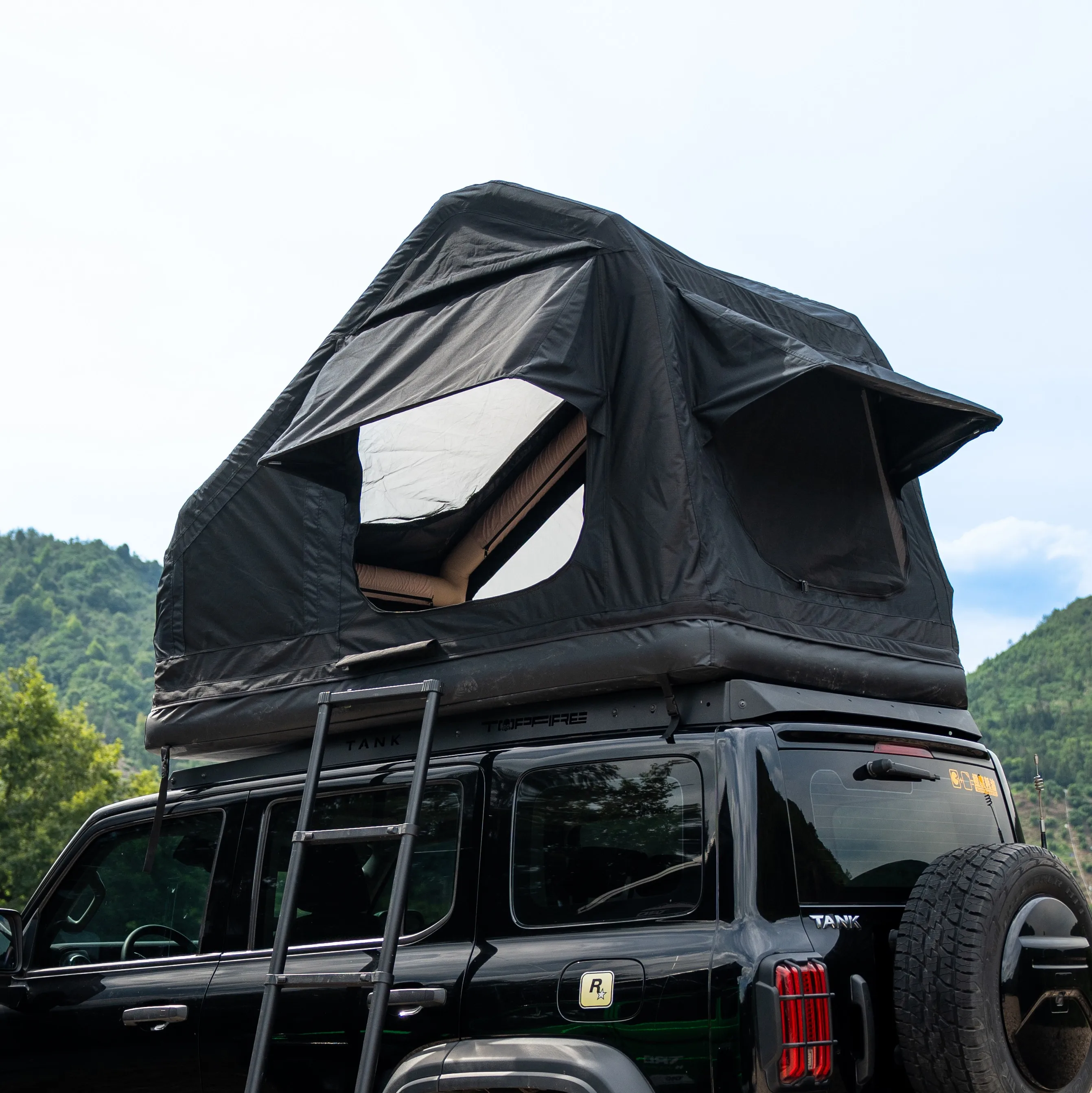 

Truck 3-4 Person Outdoor Camping New Style Inflatable Floating Auto Tent Large Space Air Column Inflatable Car Roof Top Tent