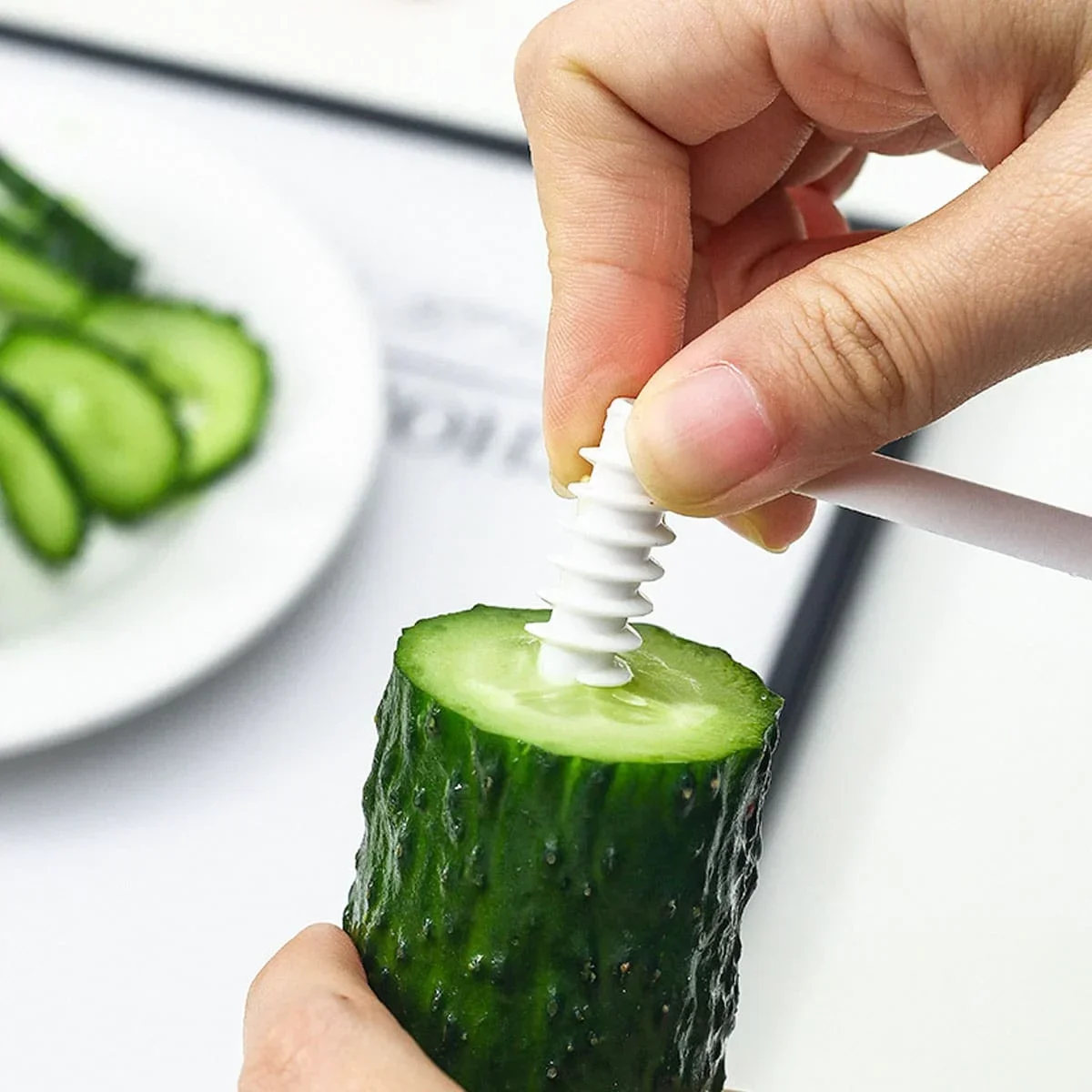 1PCS    Potato Aurler Plate Slicer Cucumber And Radish Spiral Flower Curler