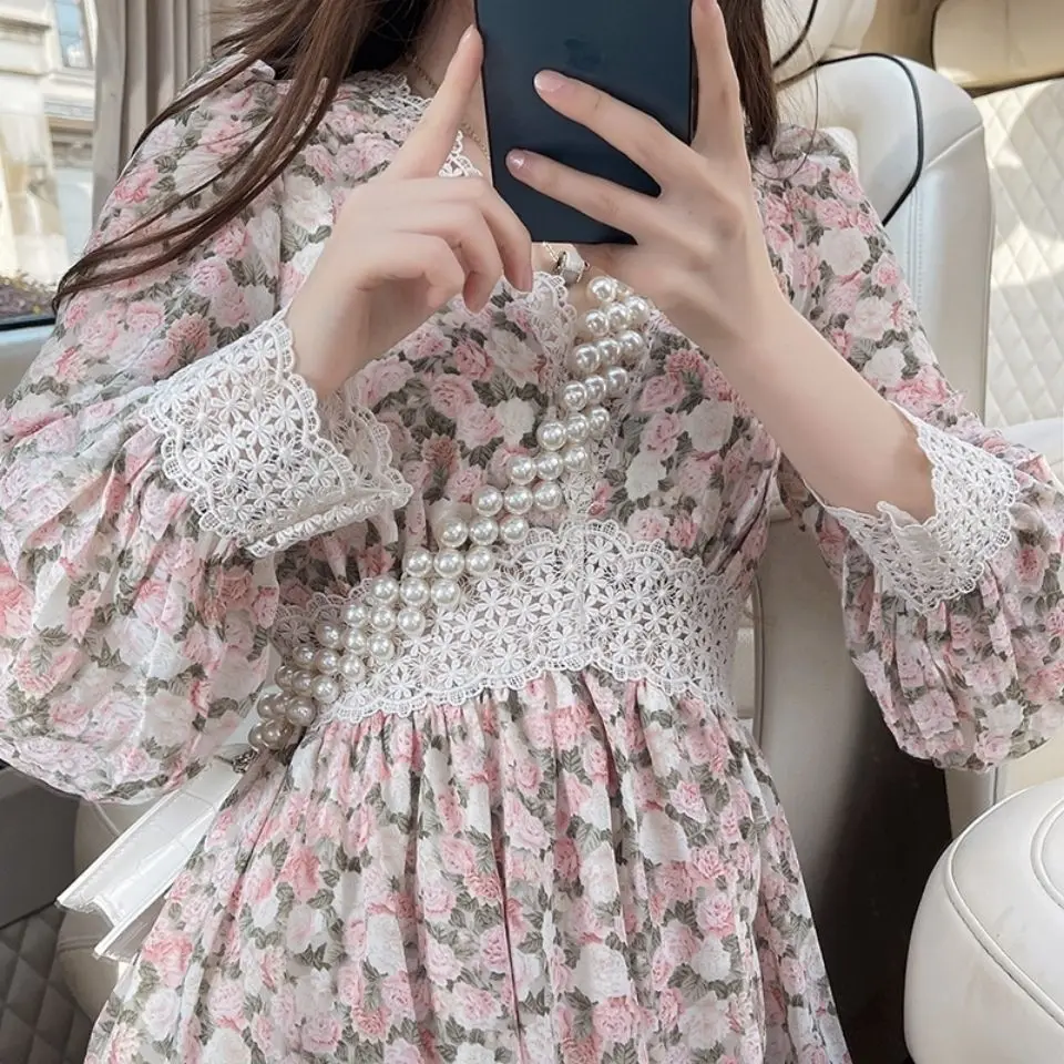 Lace Patchwork Chiffon Floral Dress Women\'s New Long Sleeved V-neck Slimming French Bellflower A-line Long Sleeves Dresses
