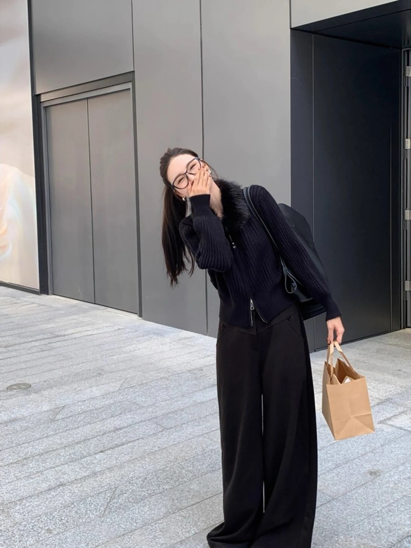 เสื้อโค้ทไหมพรมทรงเข้ารูปสำหรับผู้หญิง แต่งปกขนสัตว์ ใส่เป็นเสื้อตัวในหรือเสื้อตัวนอกได้ เหมาะสำหรับฤดูใบไม้ร่วงและฤดูหนาว สไตล์ลำลอง สวมใส่สบาย