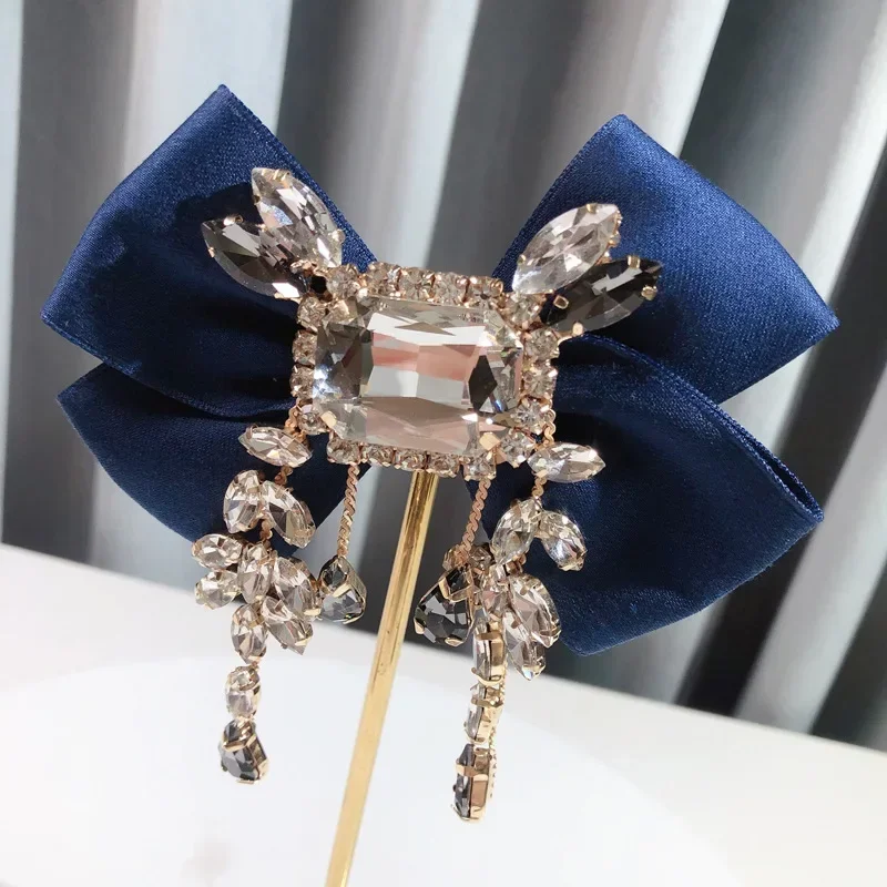 New Fabric Bowknot Brooch Rhinestone Tassel British Style Bow Tie Female Shirt Collar Pin Vintage Brooches for Women Accessories