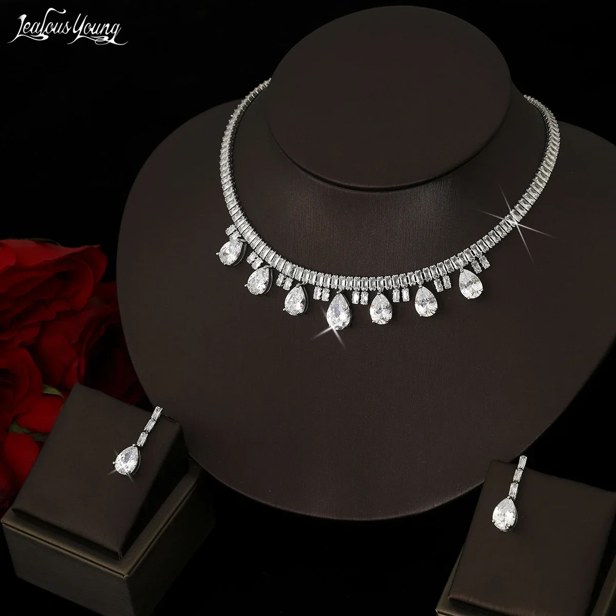 Dubai Zircon Vintage Necklace Earrings Set French Luxury Bridal Water Drop High-grade Sense Temperament Wedding Accessories بذلة