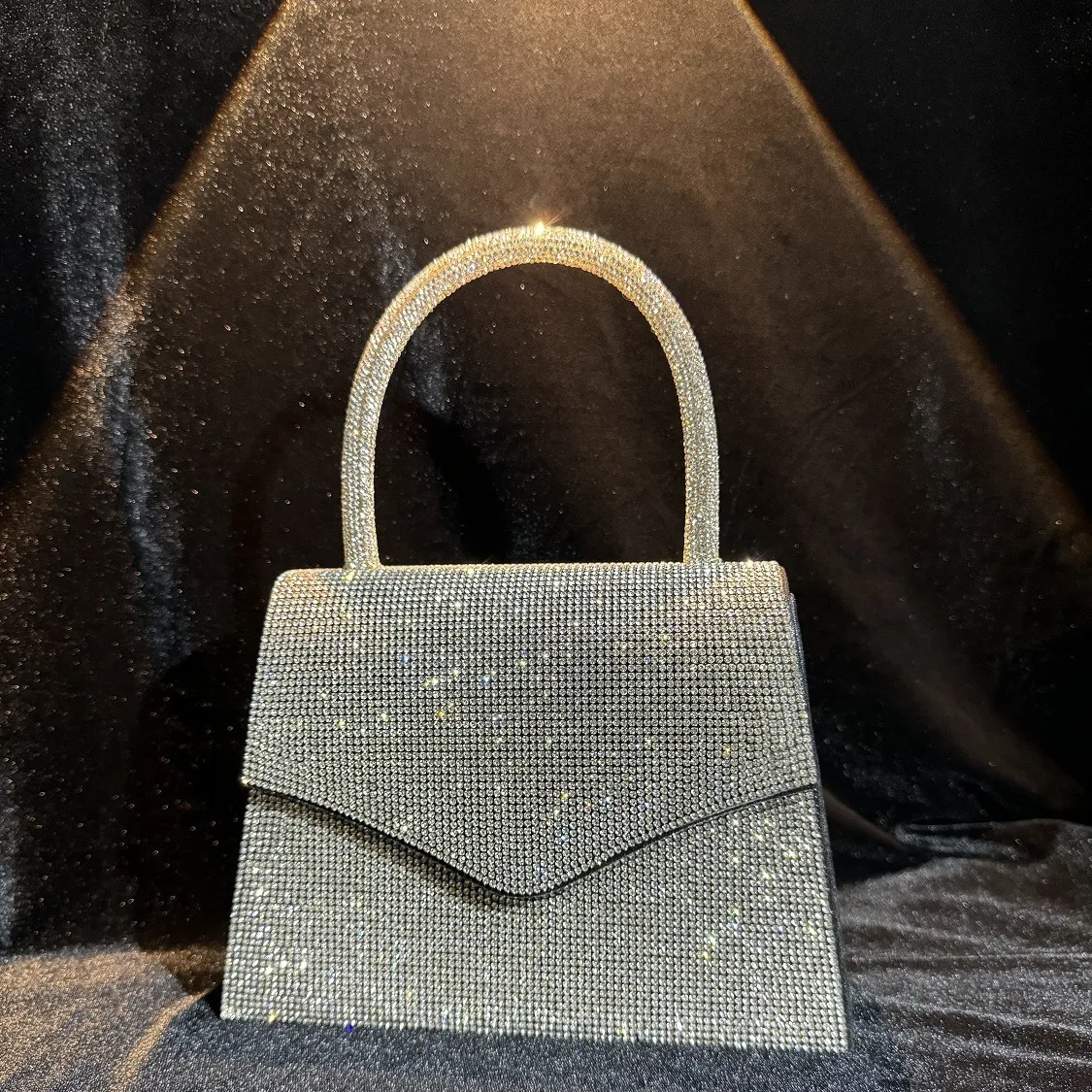 

Luxury Women Shiny Shoulder Bags Crossbody Bags Fashion Diamonds Chain Shell Clip Small Handbag Evening Clutch Bag