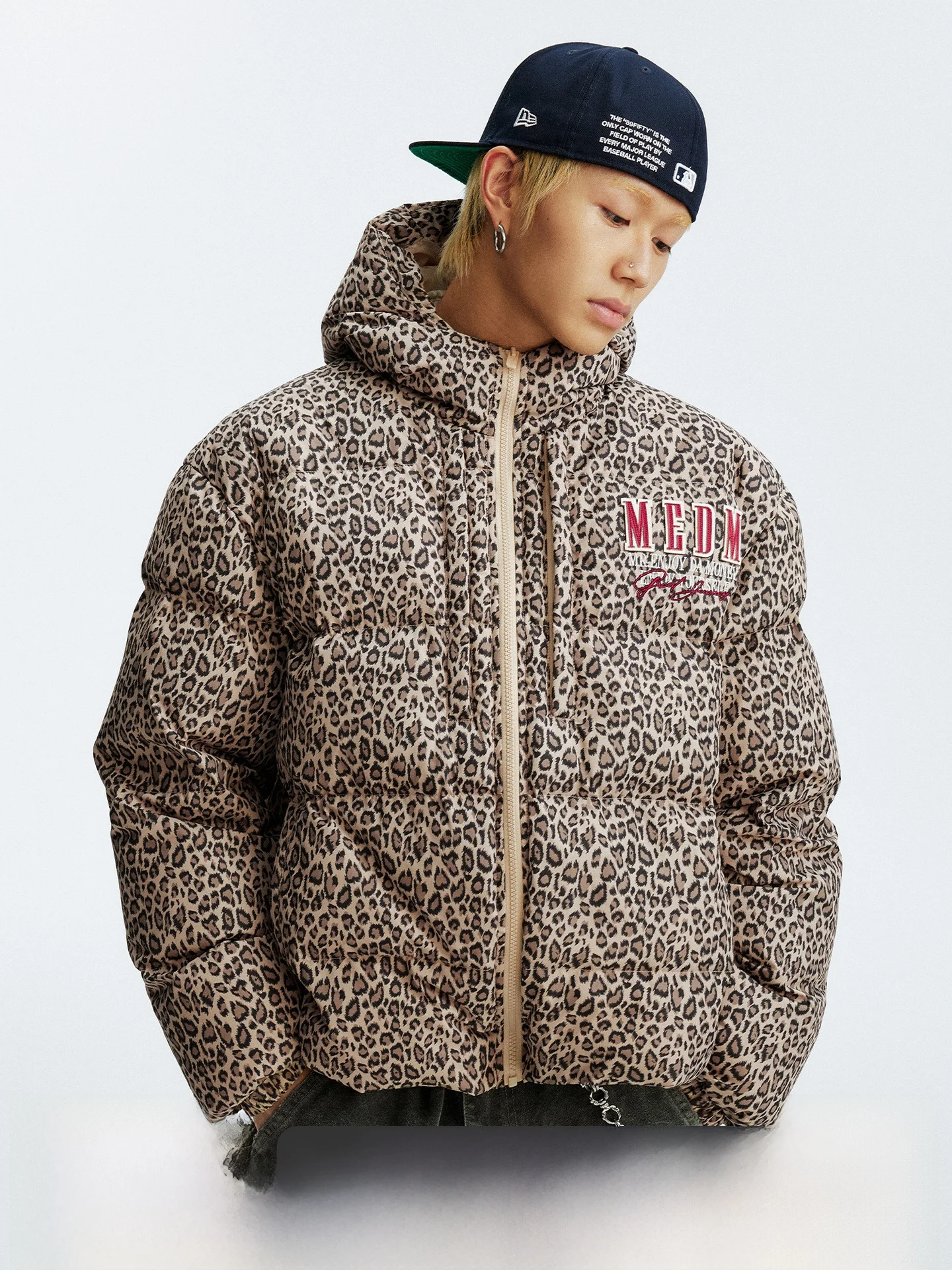 

Теплый хлопковый дэт с леопардовым принтом и нашивкой на плечах, повседневное зимнее пальто с капюшоном и цветочным принтом для молодежи, американские пары Sle