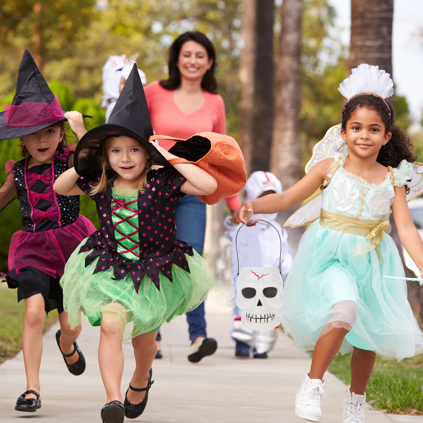 

1pc Skull Jar Halloween Black Barrel For Candy Storage Party Decor Halloween Candy Buckets Jars Props Kitchen Bar Supplies