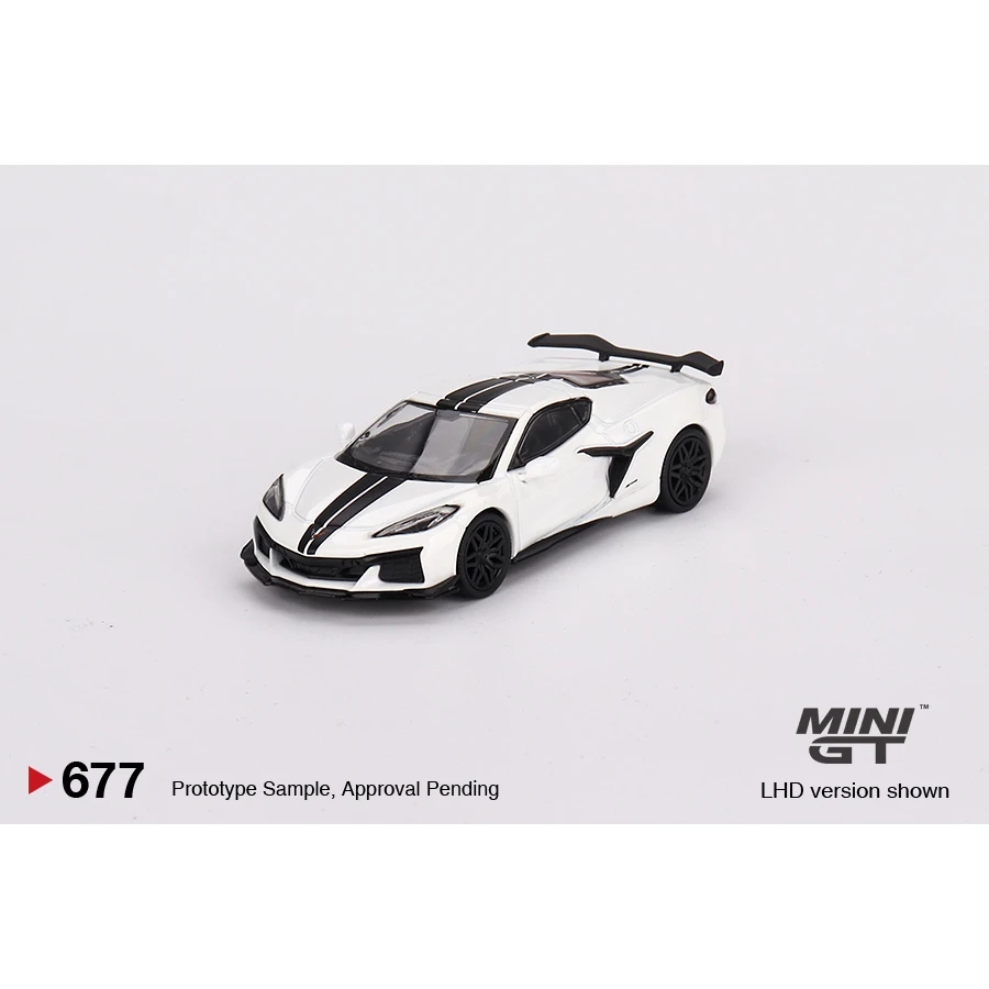 

В наличии MINI GT 1:64 #677 Z06 модель автомобиля из сплава