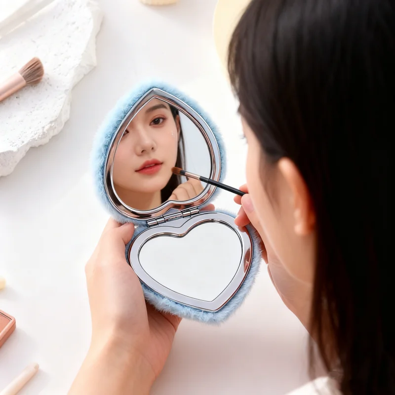 발렌타인데이 선물 접이식 플러시 양면 메이크업 거울 휴대용 우아한 여행용 핸드헬드 화장 거울 컴팩트 포켓