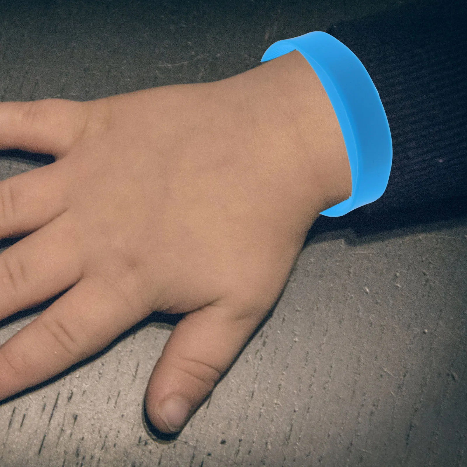 Lightweight Smart Wristband Fitness Waterproof Activity Monitor Elegant Design Rechargeable Kids Watch
