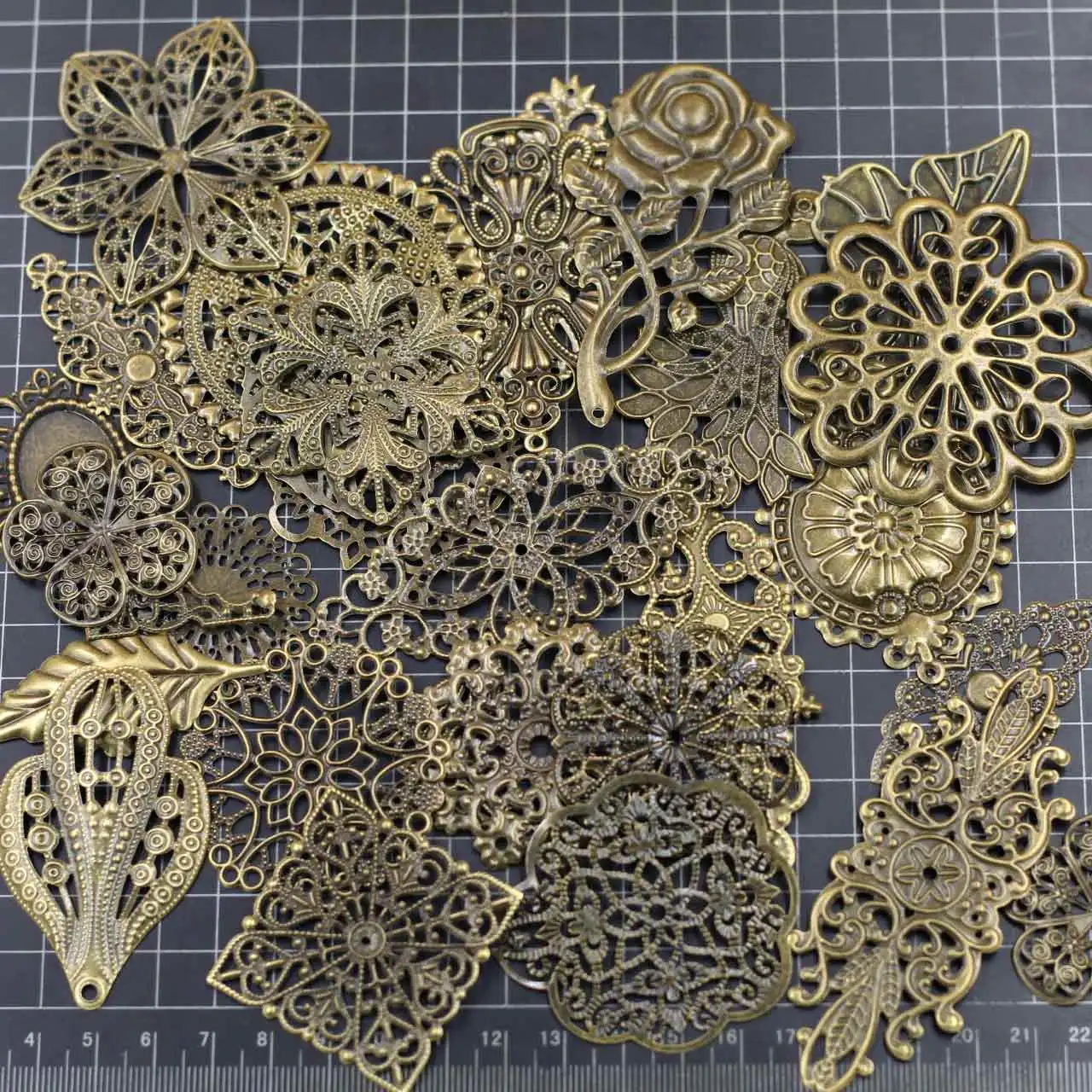 Bronze Tone Random Connectors Wraps Filigree Alloy For Embellishments Scrapbooking Crafts Jewelry DIY Accessories