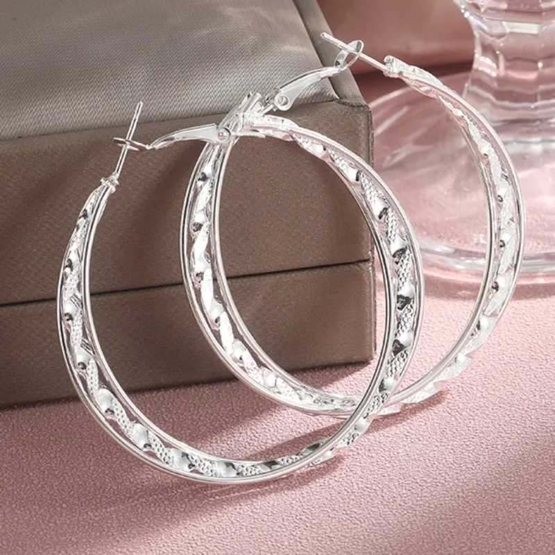 أقراط دائرية كبيرة للنساء والفتيات ، لون فضي ، بسيط ، زفاف ، خطوبة ، هدايا مجوهرات ، فاخرة ، جديدة ، موضة