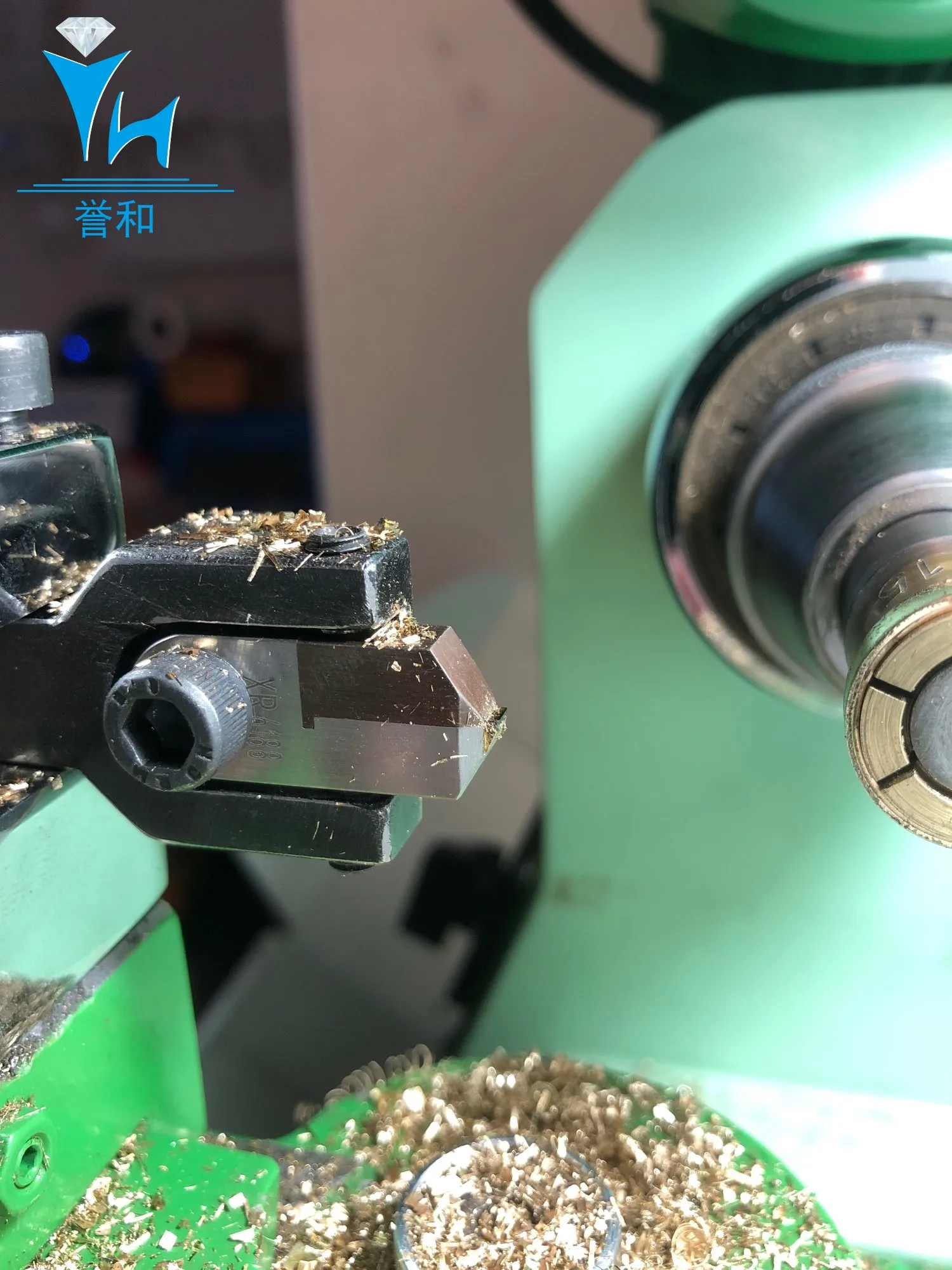 

Инструменты YUHE Posalux для токарных станков, концевые фрезы для изготовления ювелирных изделий, фрезы CVD V-образной формы