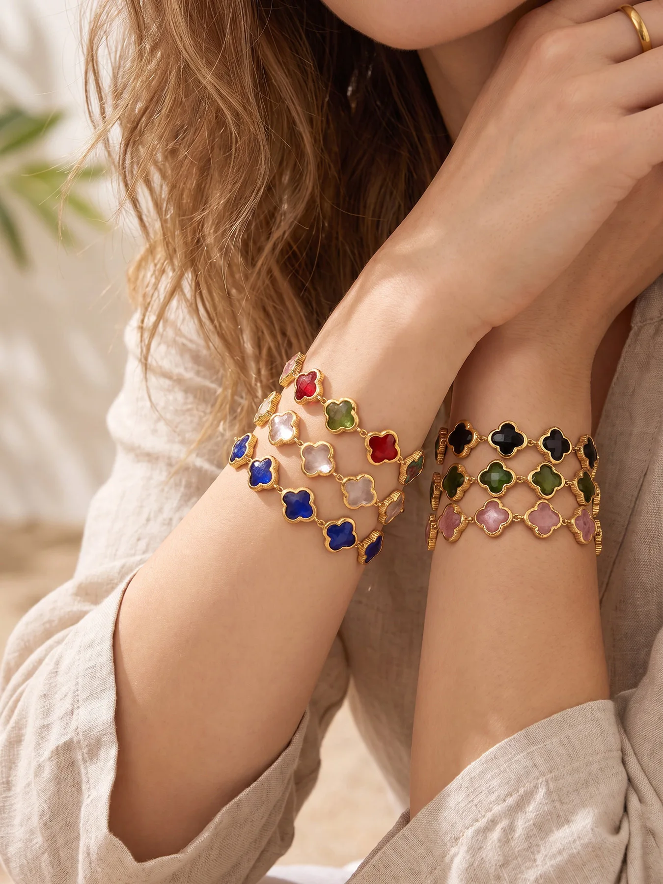 Facettierter Glasstein 4-Blatt-Blumen-Halskette Armband Ohrringe 18k Vergoldeter Edelstahl 3-teiliges Kleeblatt-Schmuckset für Damen – Detail 5