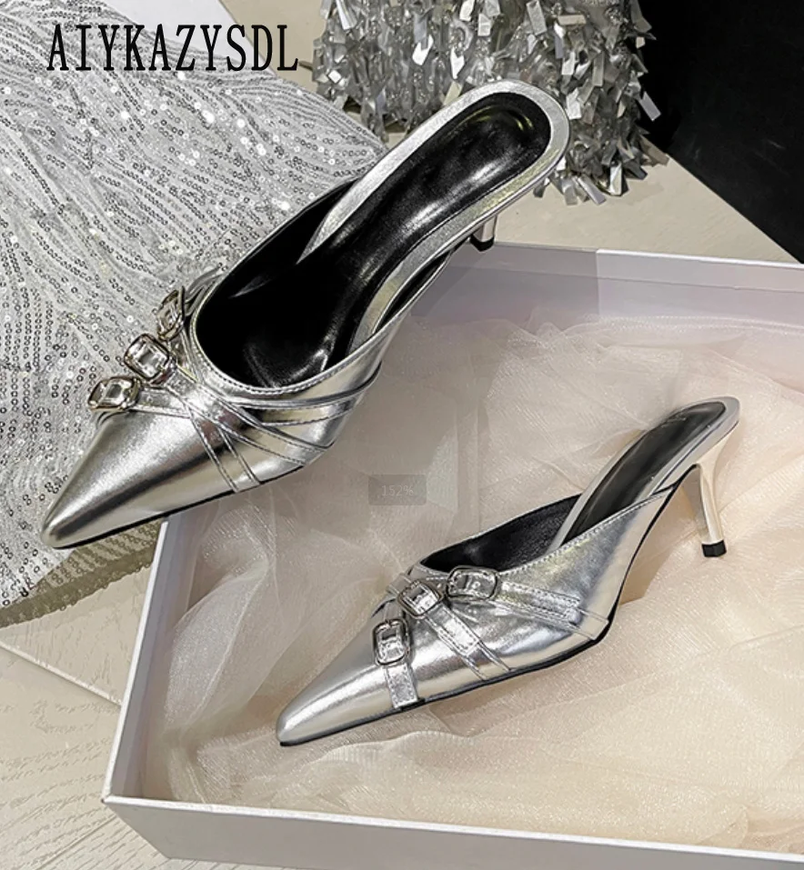 

AIYKAZYSDL 2025 шлепанцы с острым носком и пряжкой на ремешке, туфли-лодочки с котенком на низком каблуке, уличные тапочки, уличная одежда, сандалии, туфли-лодочки золотого цвета