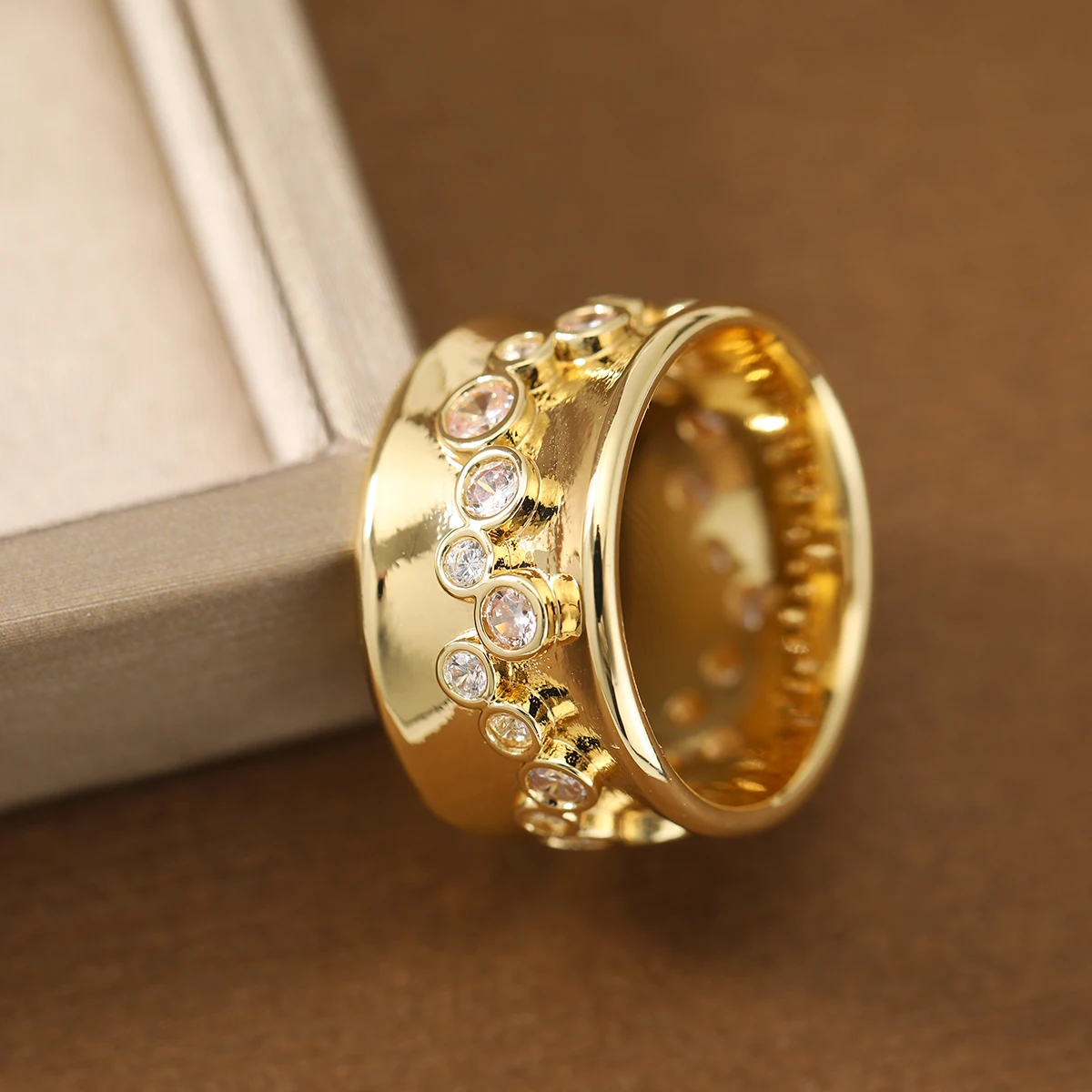 Simple Yet Luxurious Women's Wide Face Artificial Zirconia Ring Made of Copper, a Vintage and Exquisite Jewelry Gift Ring.