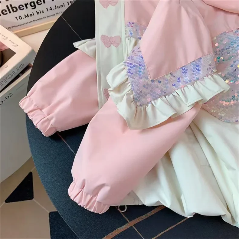 Neue Herbst-Kollektion: Koreanische Pailletten-Schleife Blumenmuster Kleidung, Süße Patchwork-Kapuzenjacke für Größere Kinder von 2-12 Jahren, Teenager und Kleinkinder – Detail 20