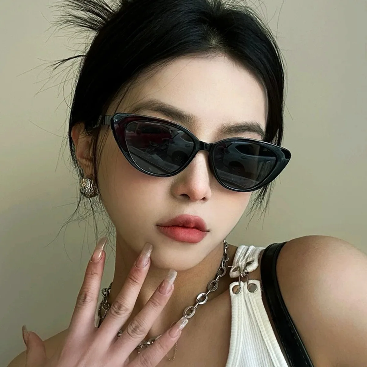 

Retro women's outdoor sunglasses fashionable cat eye sunglasses designer UV resistant sunglasses fashionable and trendy trave