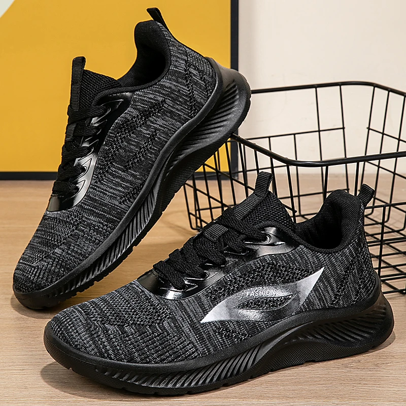 2025 Autumn Black Knitted Shoes women breathable lightweight sports running shoes walking shoes for old lady antiskid sneakers