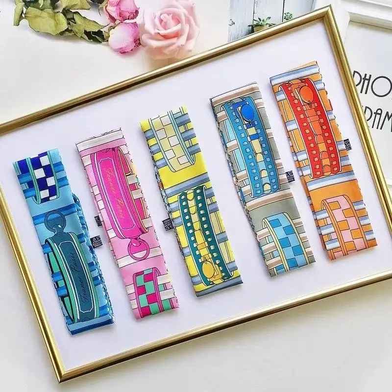 Moda francese Twill Double-sided Bicolore Piccola Sciarpa di seta Fascia da donna 2025 Nuova borsa Maniglia Nastro 5 * 90 cm