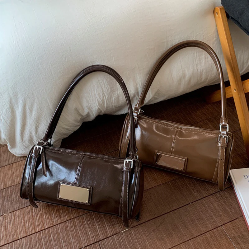 

Versatile Korean Sle Underarm Bag Retro Handbag New Waxed Leather Simple Commuter Bags Pillow Oulder Bag Ele Faionable Handbag