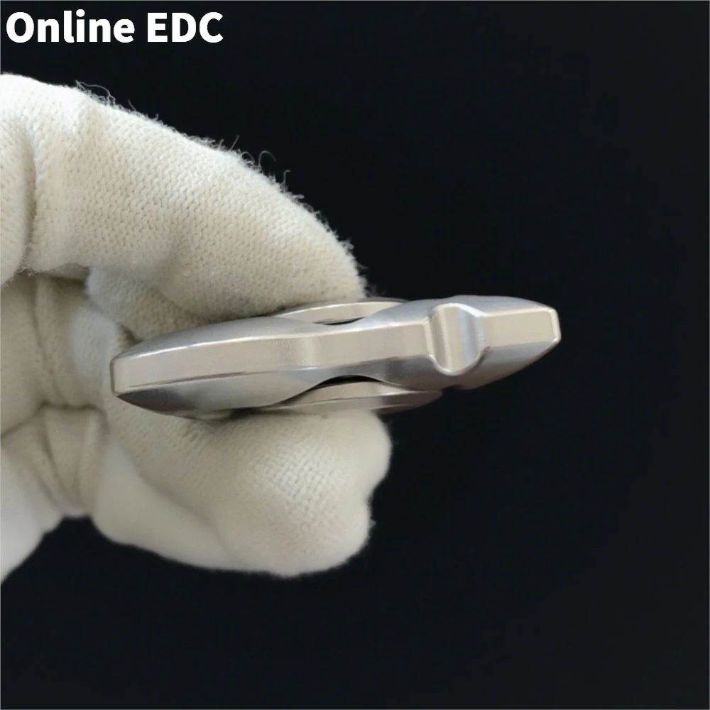 Giocattoli EDC usati TSEDC Faiz Fidget Spinner Giocattoli Fidget in acciaio inossidabile per adulti Fidget Spinner a tre pale Gadget per alleviare l'ansia