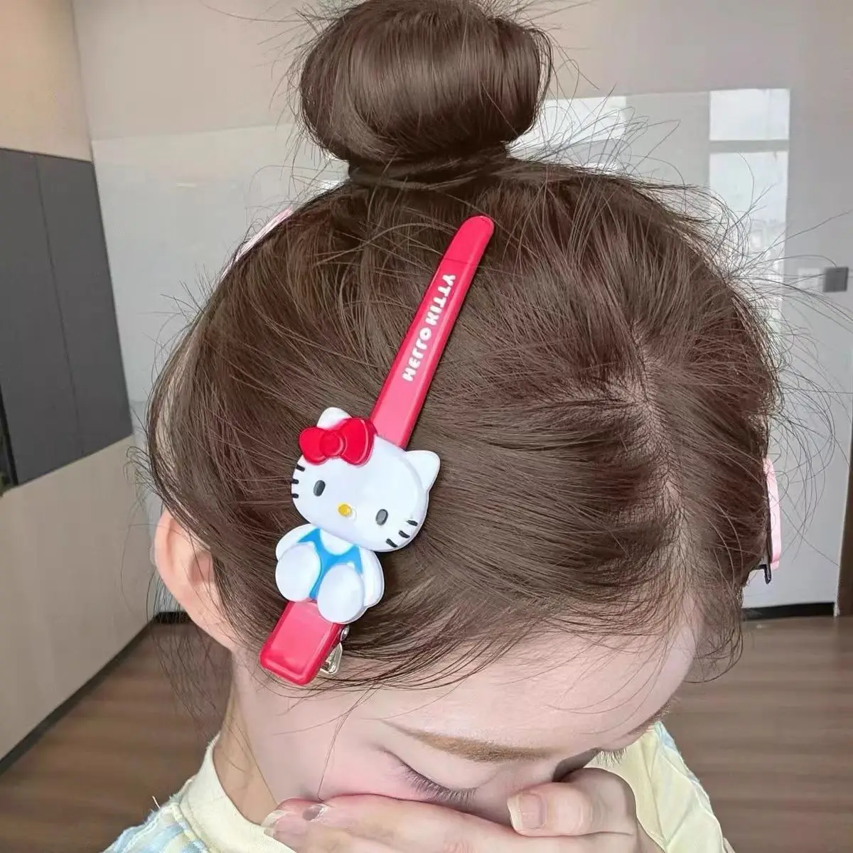 Miniso漫画サンリオKTキャットヘアクリップ、女性用洗顔メイクヘアカード、サイドバングス、ダックビルクリップ、ヘアアクセサリー