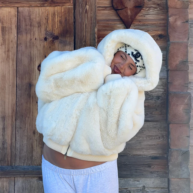 معطف نسائي فاخر أنيق من الفرو الصناعي معطف شتوي فضفاض رائع من القطيفة سترة قصيرة 2025 ملابس خروج غير رسمية أنيقة متعددة الاستخدامات جديدة