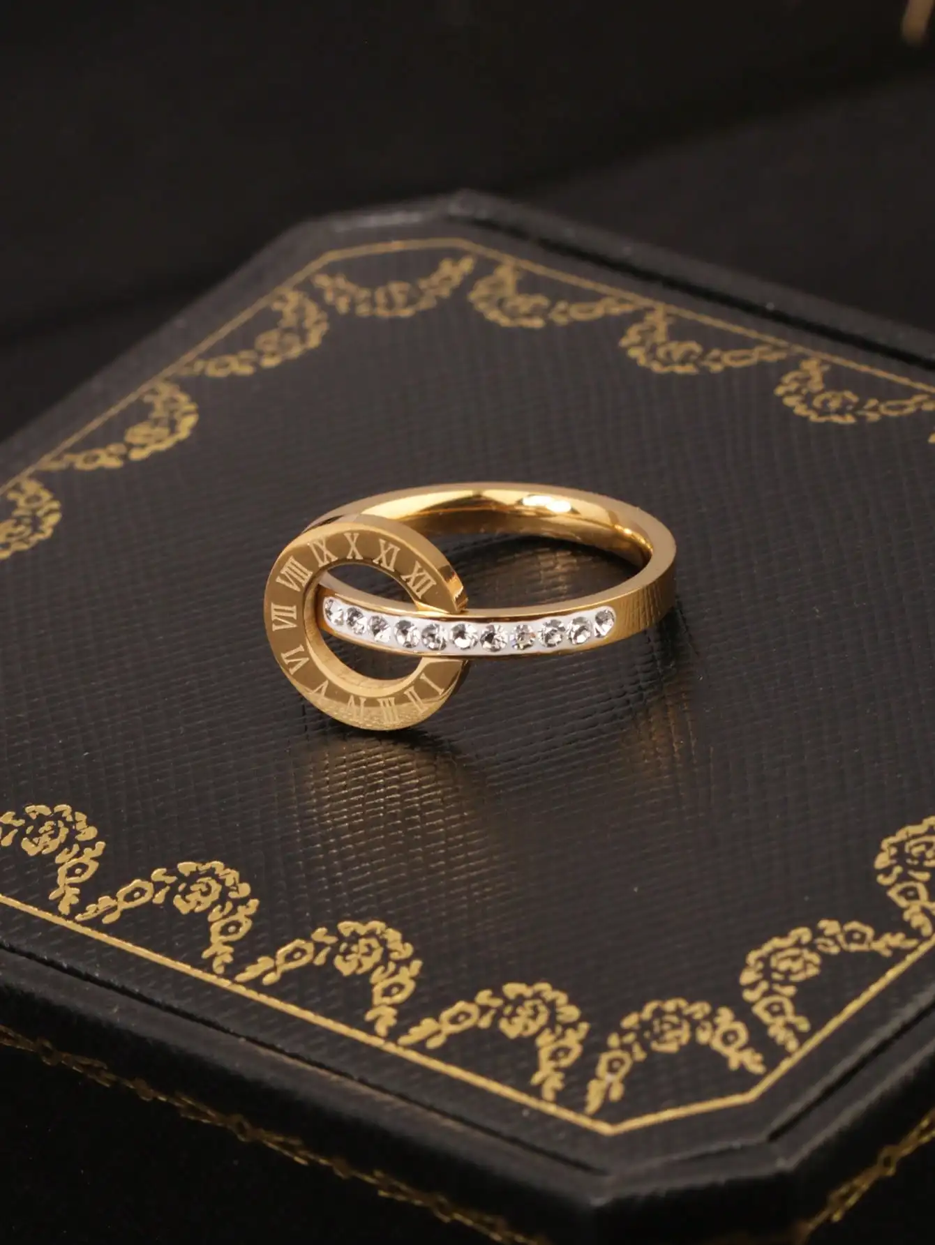 1 Piece of Cross-Shaped Roman Numeral Ring with Artificial Zircon Inlay, Stainless Steel 18K Gold Color, Exquisite and Luxurious Women's Ring, Fashionable and Versatile, Suitable for Women's Daily Wear, Gift for Girlfriend, Gift for Wife