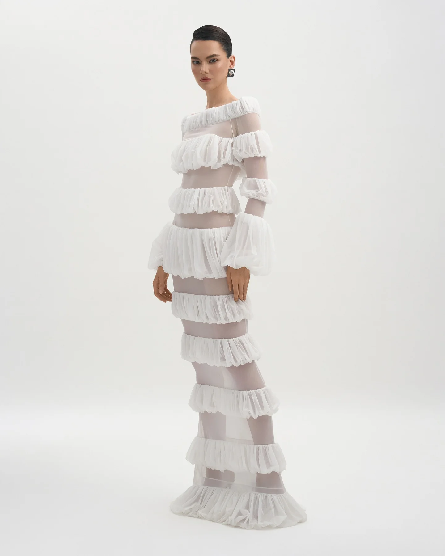 Einzigartiges weißes Lagen-Abschlussball-Maxikleid, durchsichtiges Rüschen-Tüll-Geburtstags-Fotoshooting-Kleid, durchsichtiges Stretch-formelles Outfit-Partykleid