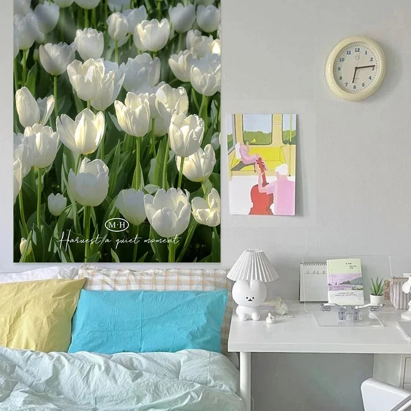 VIKAMA Tulip Floral Tapestry Natural Aesthetic Wall Decoration High-Quality Home Furnishing For Bedroom And Living Room