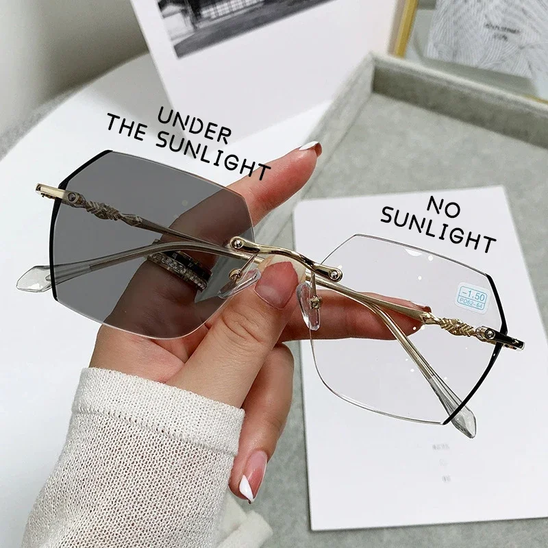 0 To -5.0 Photochromic Myopia Glasses Anti Blue Light Discoloration Flat Mirror Frameless Finished Prescription Grade Glasses