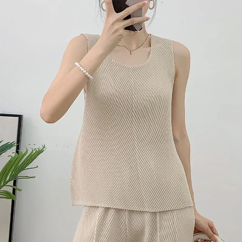 

ALSEY Miyake Pleated Sleeveless Round Neck Women's Undershirt Bottoming T-shirt Solid Ageing Slim Temperament Top 2024 Summer