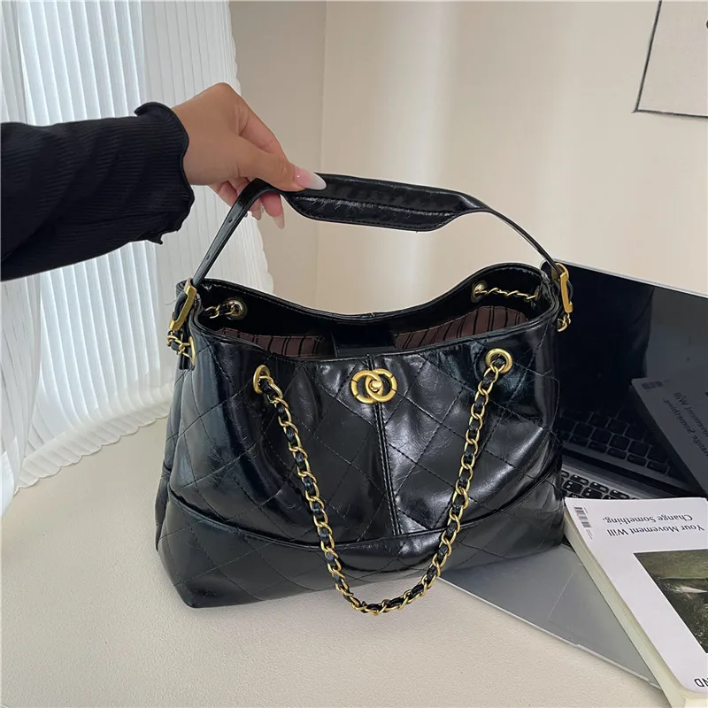 

Новинка 2024 года, матовая стеганая большая сумка для женщин, винтажная сумка через плечо с цветными блоками большой вместимости, многосторонняя сумка через плечо для работы