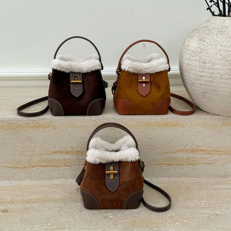 

Stylish Classic Diaper Bag Handbag One Shoulder Dry Cleaner Dropoff Exquisite Sleek Sophisticated Elegant Functional 2025 Modern