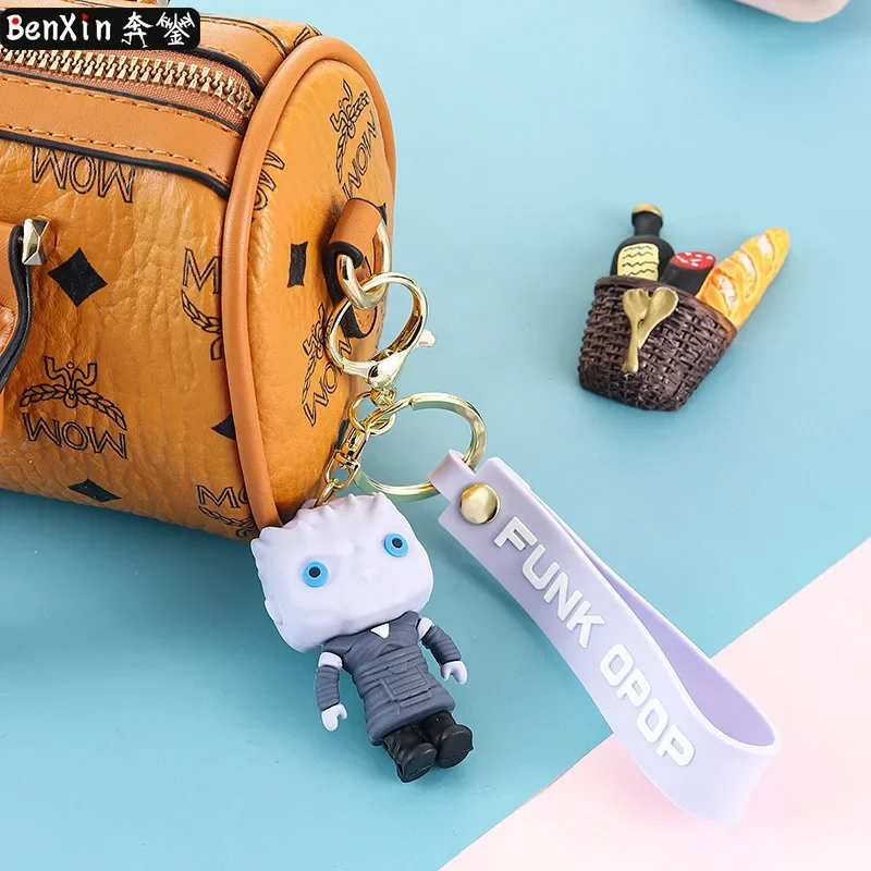 2025 miniso  Creative key chains, exquisite small statues, car pendants, bags, couple small gifts, high-end small gifts