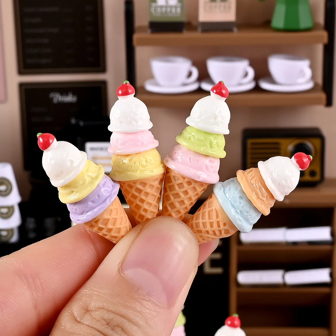 

10pcs Scale Cute MIni Handmade Clay Ice Cream Cone Holder Dollhouse Miniature Food forDoll Kitchen Toy Accessories