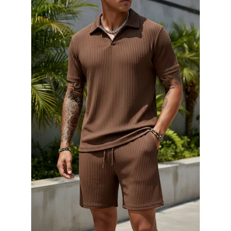 

Мужской летний комплект: рубашка-поло в рубчик и шорты на шнурке, повседневный свободный крой, две части