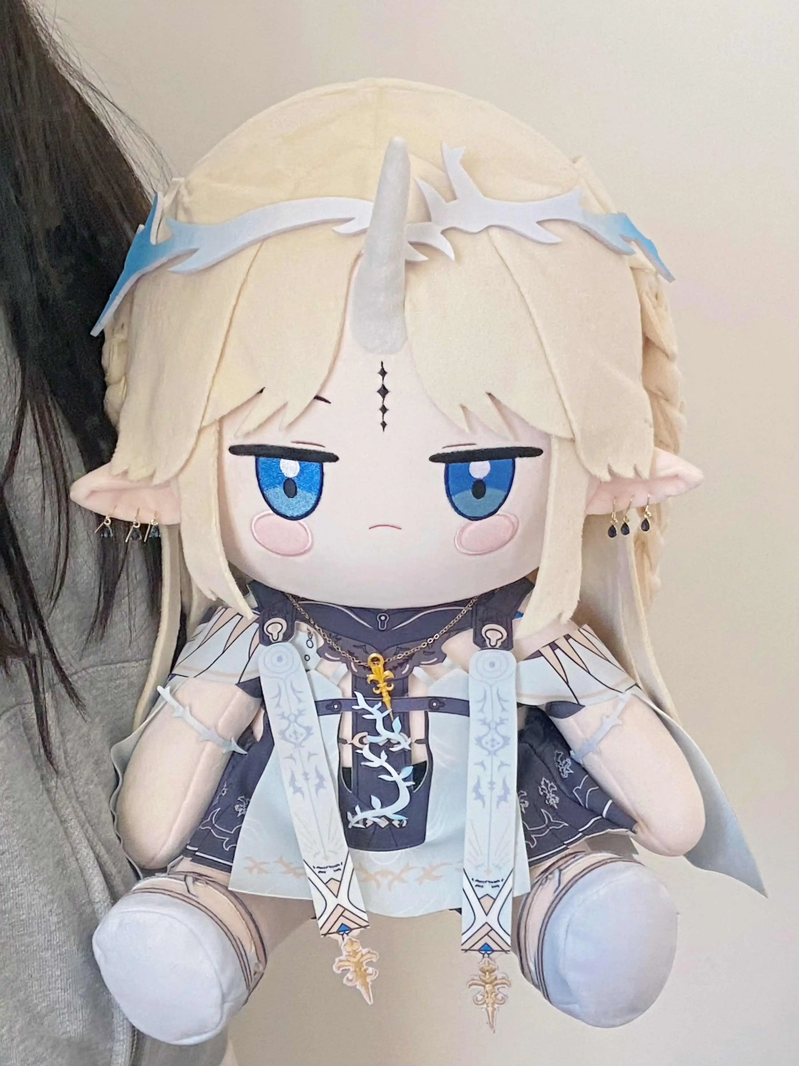 

Мягкая плюшевая кукла Game Cartethyia Wuthering Waves, наряд для переодевания, милый подарок, 40 см, сидячая фигурка, мягкая игрушка-подушка