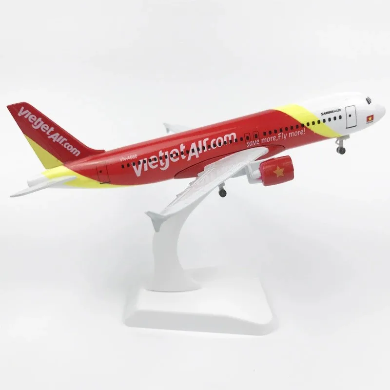 

Металлическая миниатюрная модель самолета Vietjet A320 в масштабе 1:400, игрушка для мальчиков с шасси, коллекционная модель, подарок